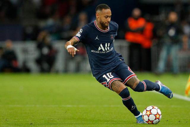 欧冠-莱万梅开二度奥尔莫破门 巴萨3-0布雷斯特